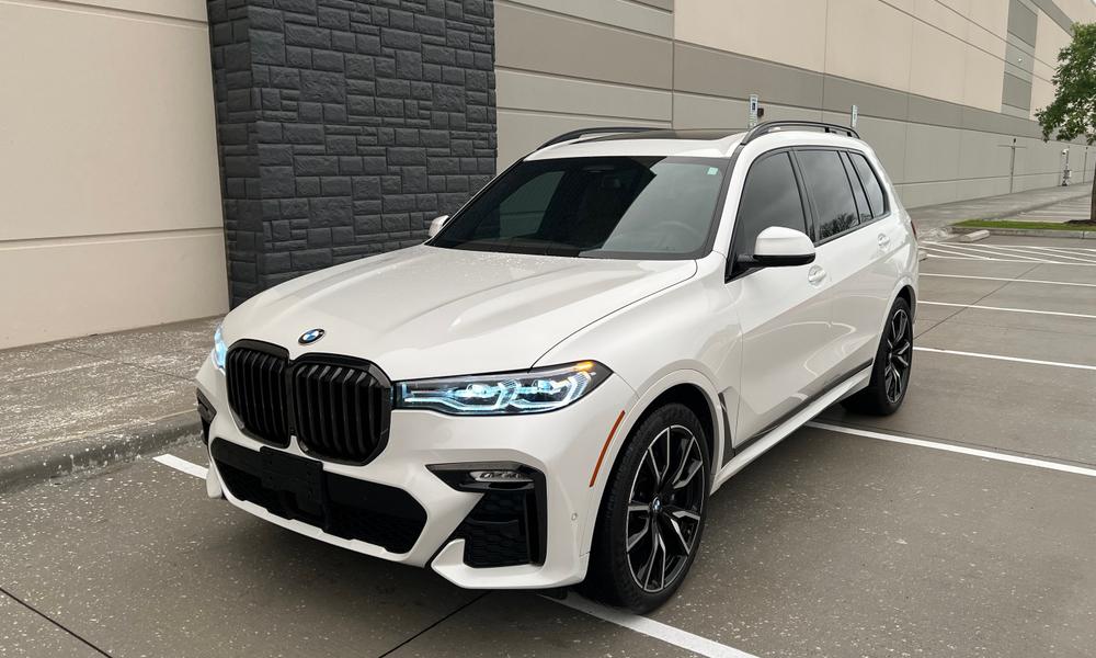 2021 BMW X7 luxury SUV